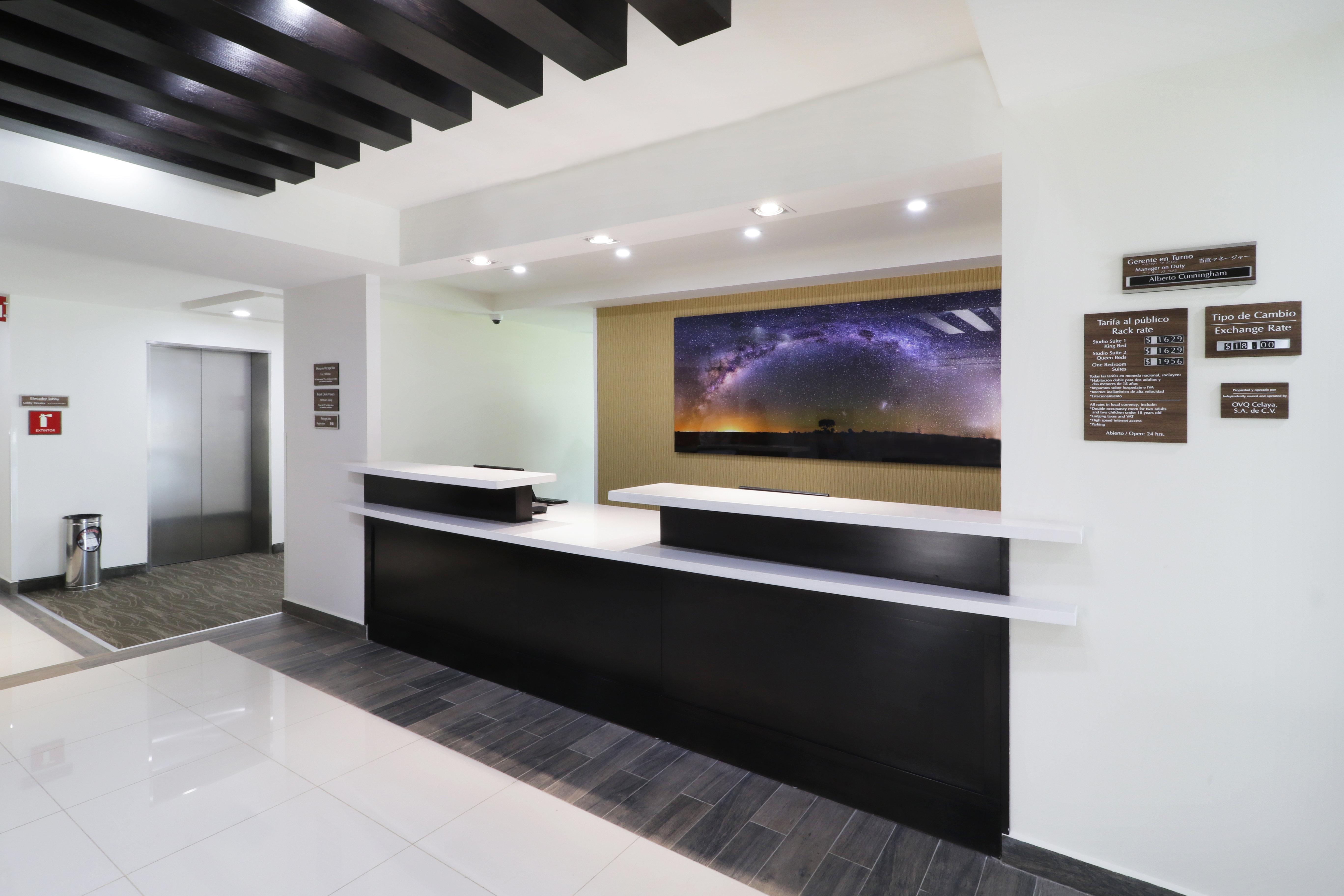 Candlewood Suites Celaya Celaya  Exteriör bild